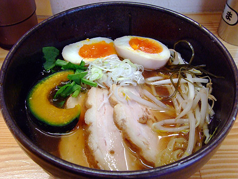 しろ八麺 ぼっちゃんかぼちゃ