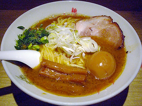 武蔵 江戸きん 味玉豚菜ら〜麺
