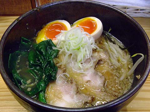 こってりしろ八麺+ちぢみほうれんそう