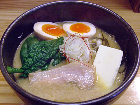 しろ八 味噌らーめん+味玉+カルピスバター