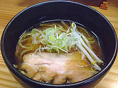 しろ八 醤油らーめんJ麺ver.