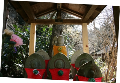 お揃いの前掛けがかわいい