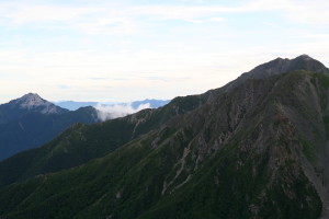 間ノ岳と甲斐駒