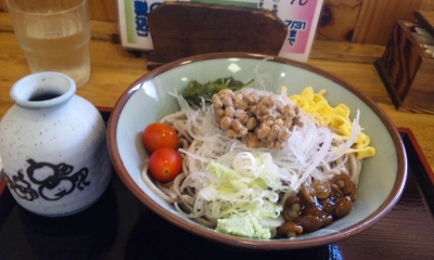 そば打ちめいじん亭「下妻納豆そば」