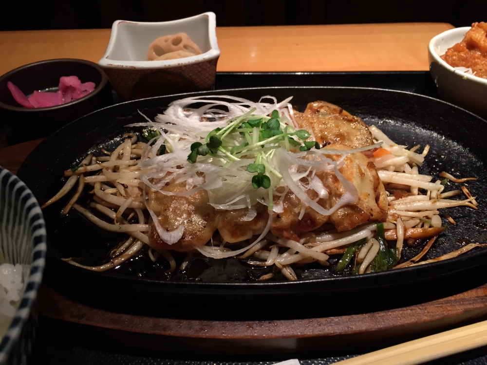 九楽々 青山 / 神宮餃子定食