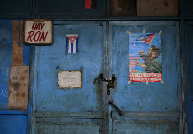 another_batch_of_photos_from_depicting_everyday_life_in_cuba_640_79.jpg