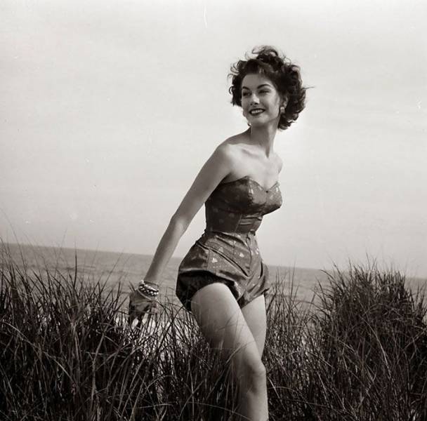 beauty_and_fashion_of_women_from_the_40s50s_640_36.jpg