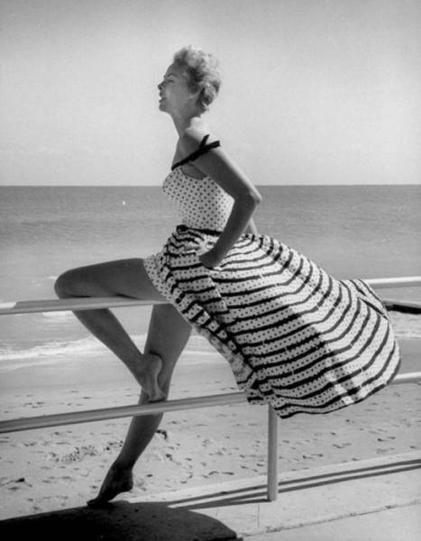 beauty_and_fashion_of_women_from_the_40s50s_640_12.jpg