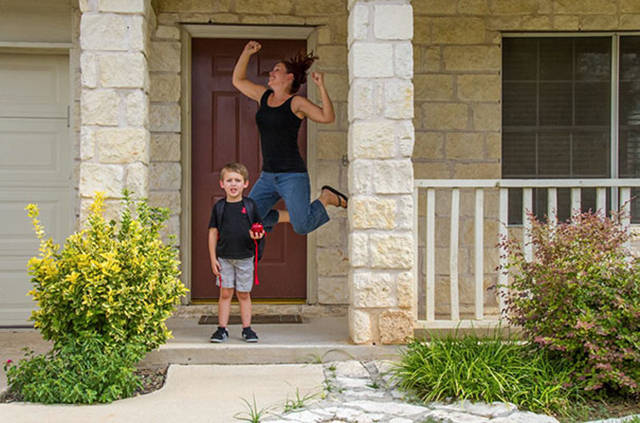 parents_reaction_to_the_first_day_of_school_640_06.jpg