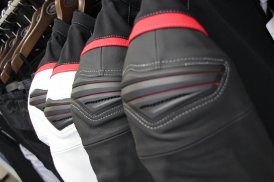 入荷案内 K-0648 サイファージャケット ：KUSHITANI 宇都宮店