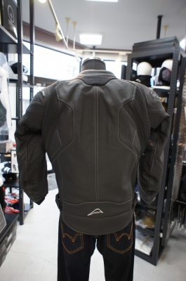 入荷案内 K-0670 CLAMP JACKET :KUSHITANI 宇都宮店 | KUSHITANI 宇都宮店