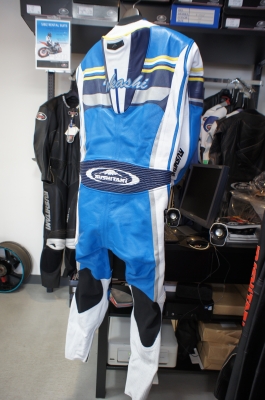 フォクシーペインタースーツ EOスーツ K-0063XX スイフトワンスーツ ：KUSHITANI 宇都宮店