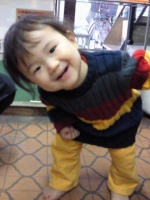 孫たちがやってきました。この笑顔に癒されるのです。