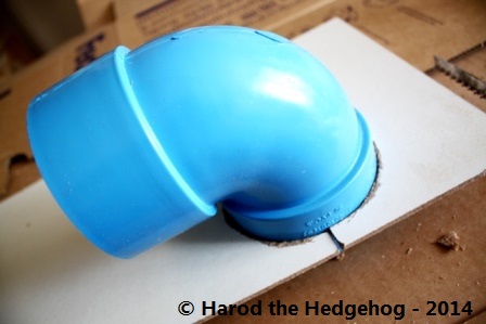 飼育用品 ハリネズミの自作ケージをトンネルで繋ぐ Harold The Hedgehog