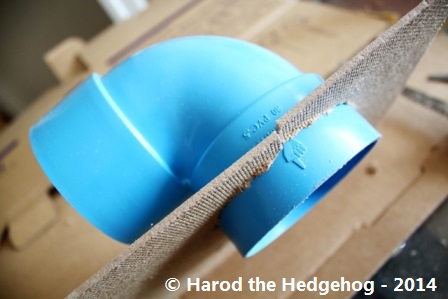 飼育用品 ハリネズミの自作ケージをトンネルで繋ぐ Harold The Hedgehog