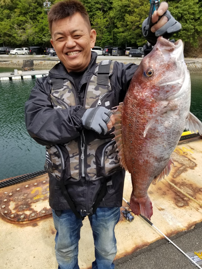 4 28 はなの様といとう様 釣堀 釣り公園 佐助屋 釣果情報