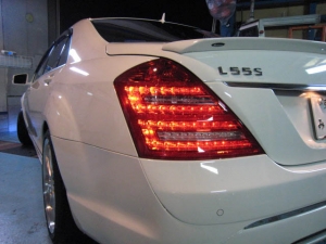 W221r