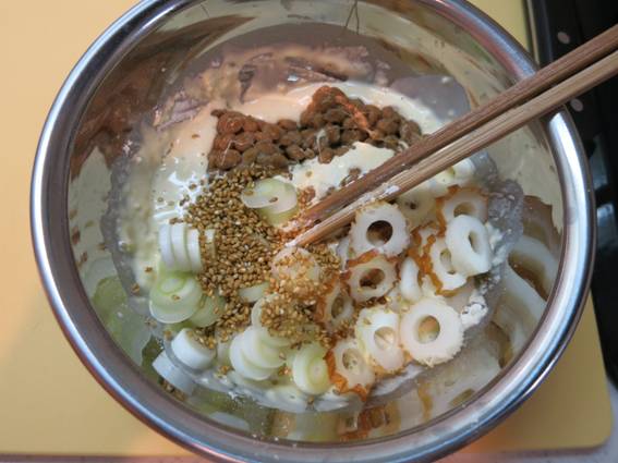 納豆とちくわとねぎの天ぷら なっとう家族のなっとうレシピ