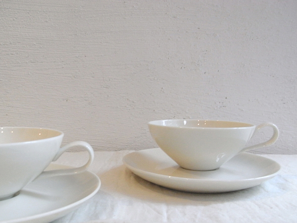 Eva Zeisel Museum White cup Saucer