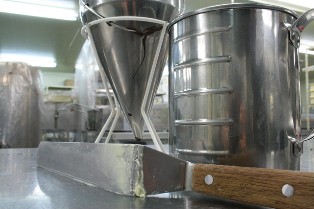 工房のチョコレートを作る器具たち