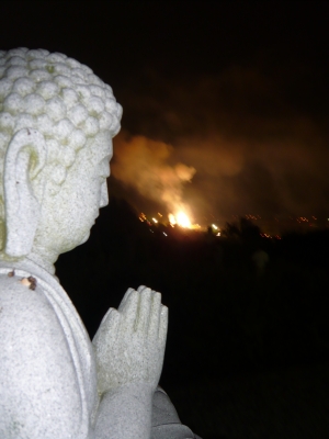 お釈迦様と手筒花火