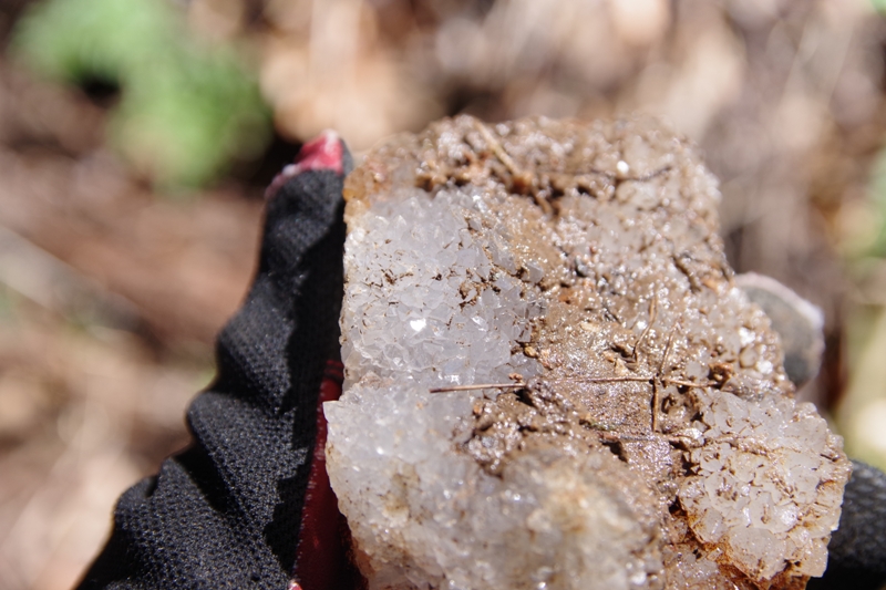 瑪瑙と玉髄中の紫水晶の新産地？ | Lime Juice