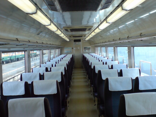 列車内部はすいていた