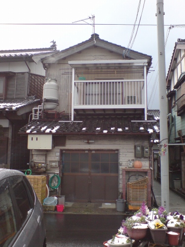 山田敏通商店さんです。