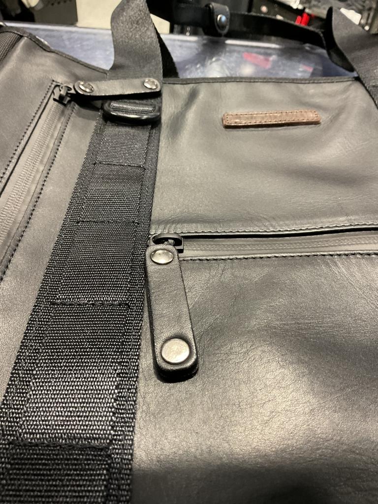 【最終価格】クシタニ レザーバッグ 商品紹介】SEAL×KUSHITANI コラボ トート バッグ：KUSHITANI