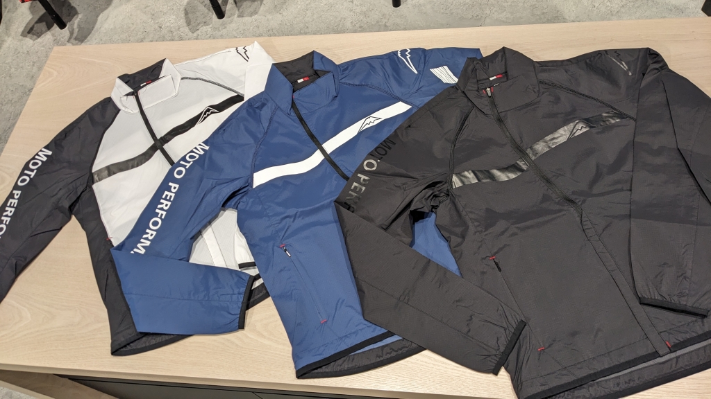 新商品入荷】K-2426 ウインドブレイカー【防風/軽量