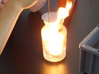 酸素を水上置換で