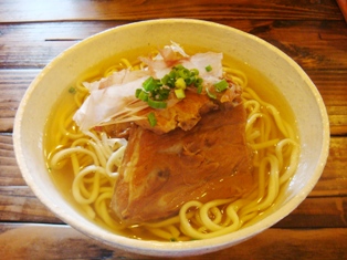 そーきそばだ