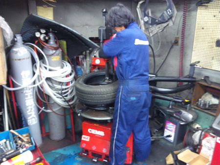 202.0車ホイールアウト