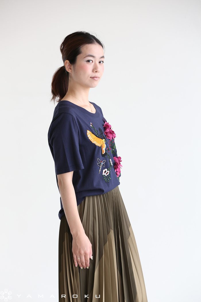 ミュベールあじさいTシャツカットソー濃紺刺繍 ミュベールあじさいTシャツカットソー濃紺刺繍の通販 by ちろ