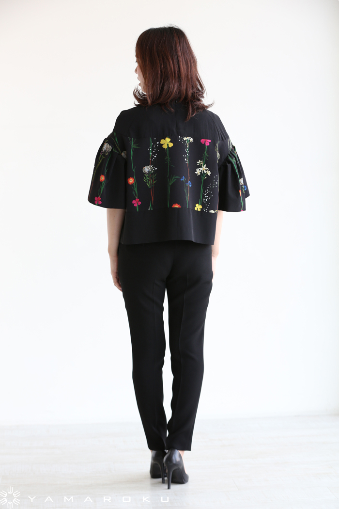 AKIRA NAKA(アキラナカ) Ines tuck sleeve PO プリントブラウス
