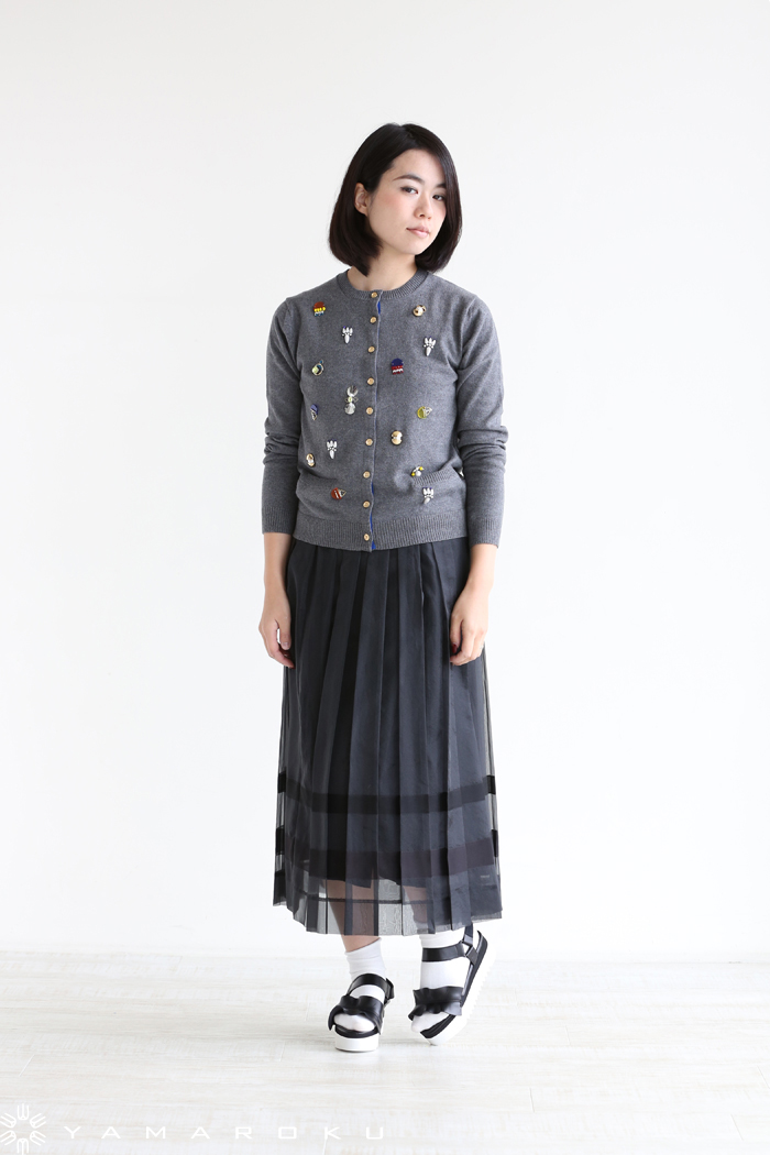 MUVEIL(ミュベール) ジュラ紀モチーフ刺繍ニットカーディガン