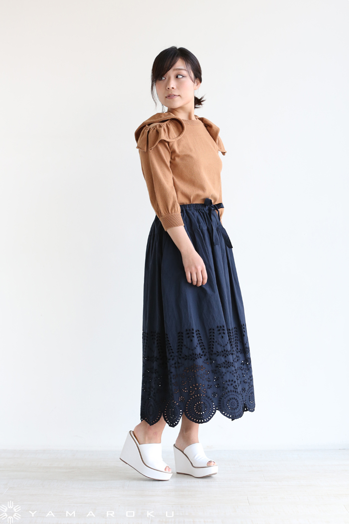 美品 MUVEIL WORK インドシフリー刺繍入りロングスカート スカラップ MUVEIL WORK(ミュベールワーク) インドシフリー刺繍入りスカート