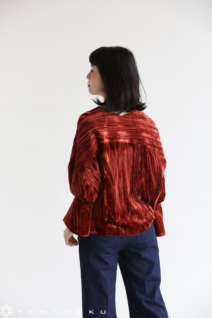 トップス NAKA AKIRA AKIRA NAKA ベロアトップス ブラック サイズ38 オレンジライン