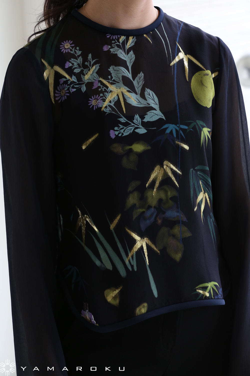Mame Kurgouchi(マメ) Floral Lame Print Tops！！ | YAMAROKU New Arrival