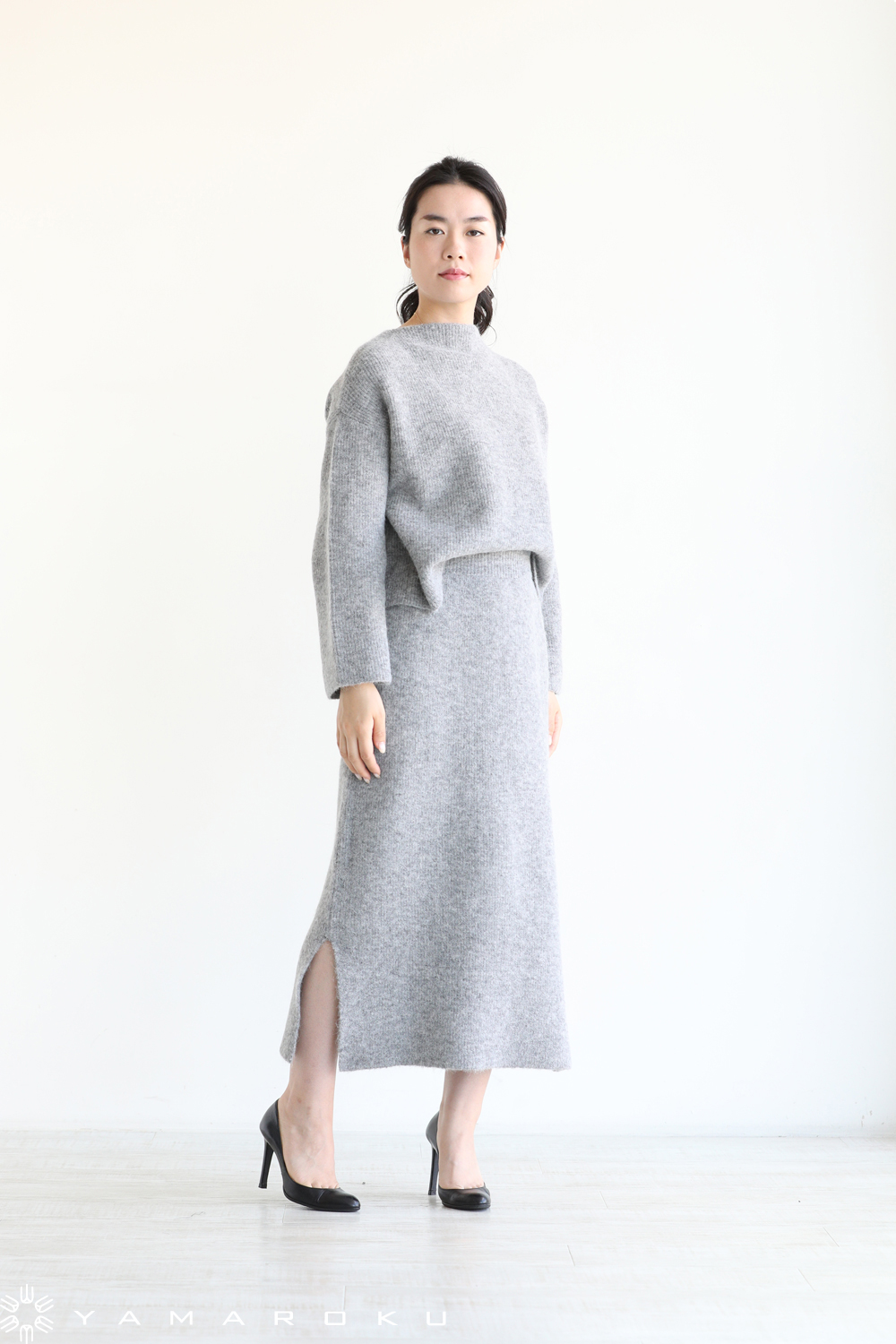 SACRA サクラ　セットアップ　アルパカ混タートルニットトップス　スカート SACRA サクラ セットアップ アルパカ混タートルニットトップス