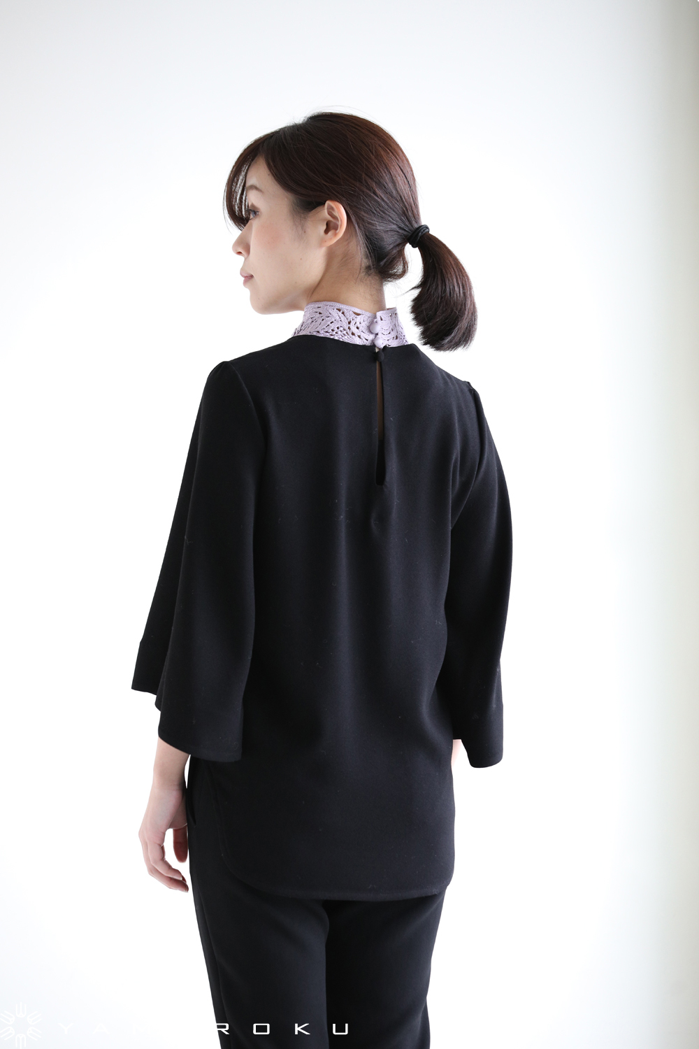 Mame Kurogouchi(マメ) Embroidery Silk Collar Tops