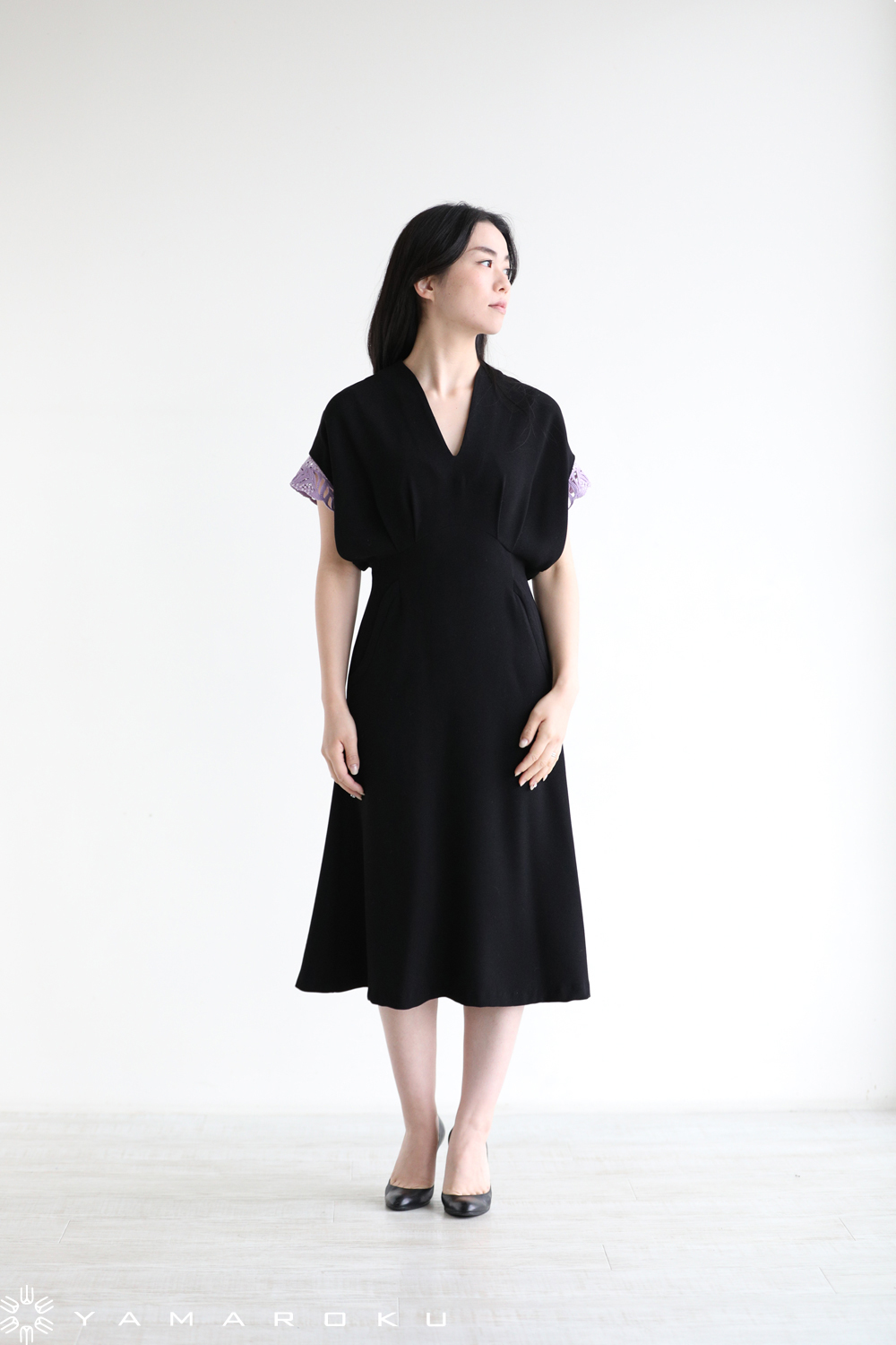 mame　Embroidery Cuffs V-Neck Dress