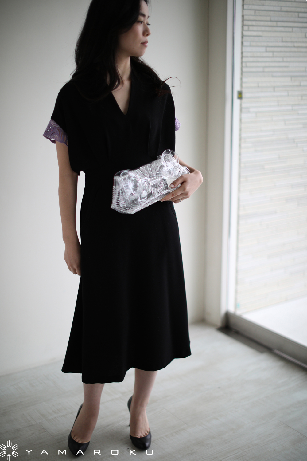 Mame Kurogouchi(マメ) Embroidery Cuffs V-Neck Dress！！ | YAMAROKU