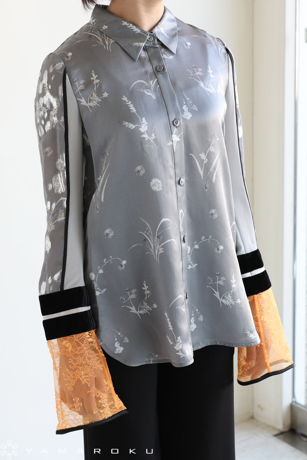 Mame Kurogouchi(マメ) Silk Lame Print Sleeves Shirt！！ | YAMAROKU