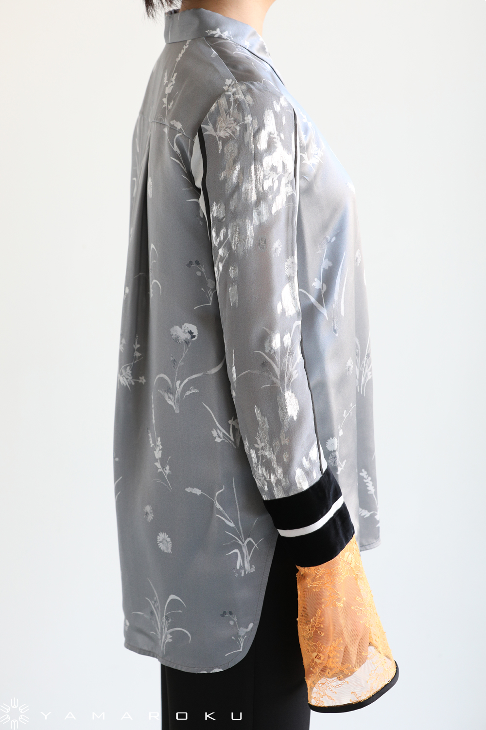 Mame Kurogouchi(マメ) Silk Lame Print Sleeves Shirt！！ | YAMAROKU