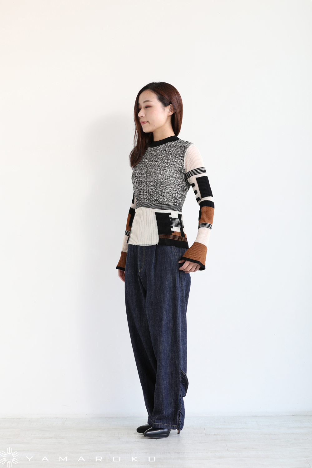 Mame Kurogouchi(マメ) Mixed Knitted Fabric Peplum Pullover