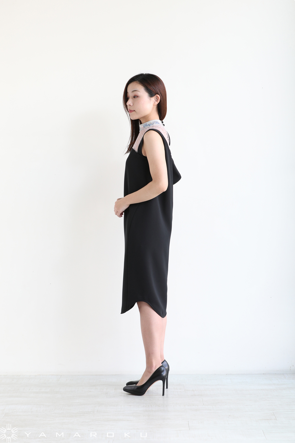 Mame Kurogouchi(マメ) Embroidery Collar Sleeveless Dress