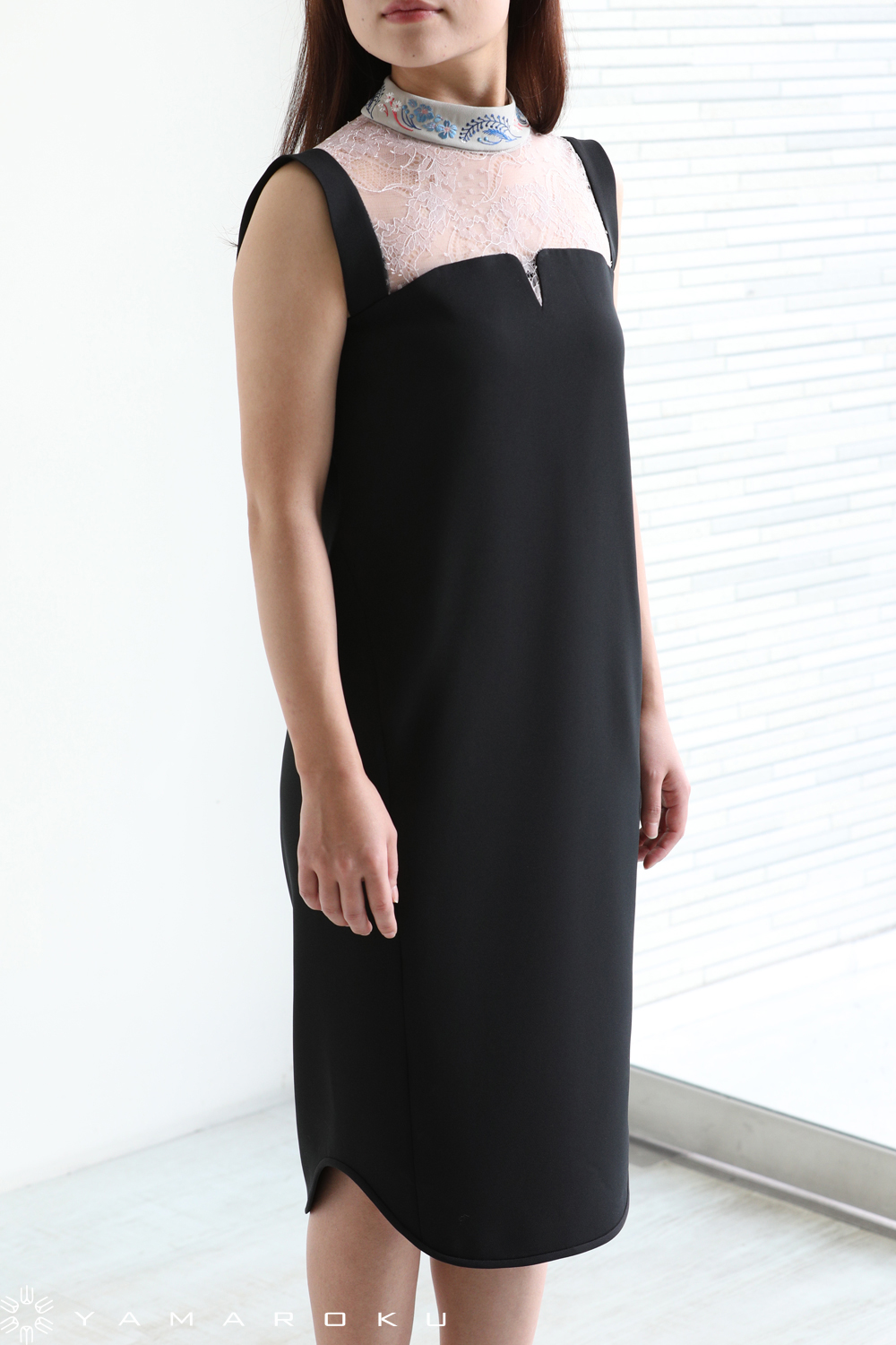 Mame Kurogouchi(マメ) Embroidery Collar Sleeveless Dress 