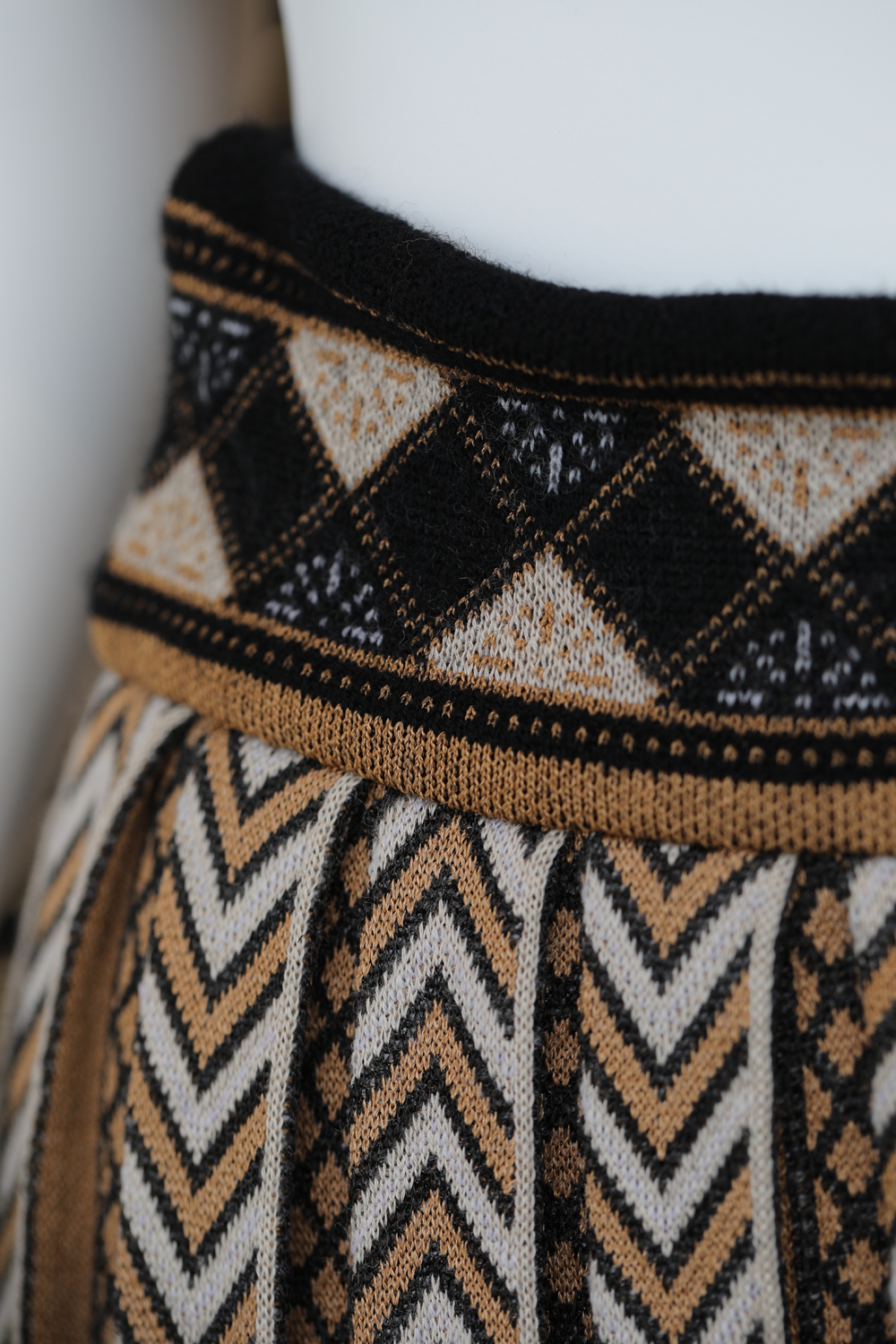 Mame Kurogouchi(マメ) Pleated Knitted Skirt！！ | YAMAROKU New Arrival 