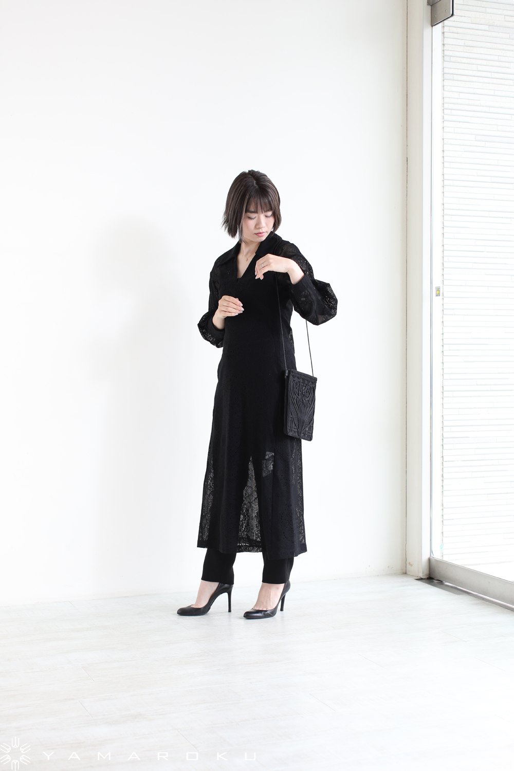【Mame Kurogouchi】コード刺繍 レザーストラップ ポーチ Cording Embroidery Pouch With Leater Strap-コーデイング